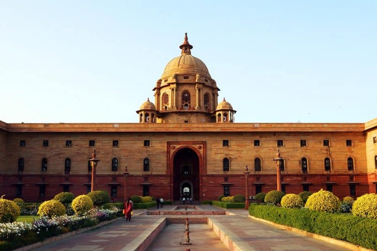 Indian government buildings in New Delhi signifying the new proposal for India's data protection law