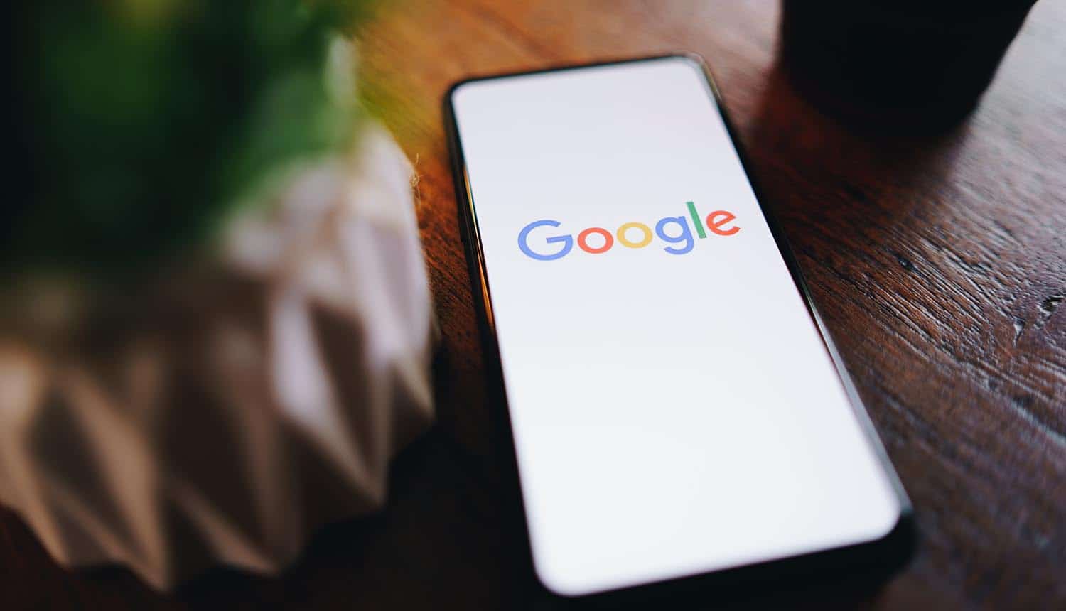 Google search screen on mobile showing new privacy tools in Google and Brave browsers which could reduce online tracking