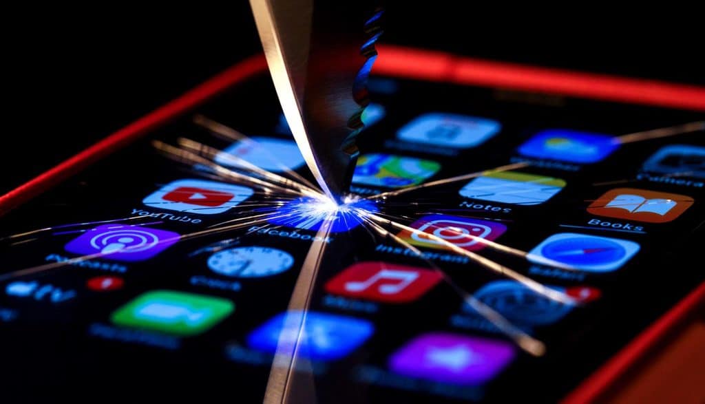 over-813-000-apps-removed-from-apple-app-store-and-google-play-in-h1