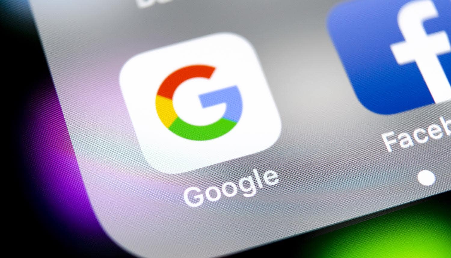 Google and Facebook mobile app icon on Apple iPhone screen showing privacy protection bypass