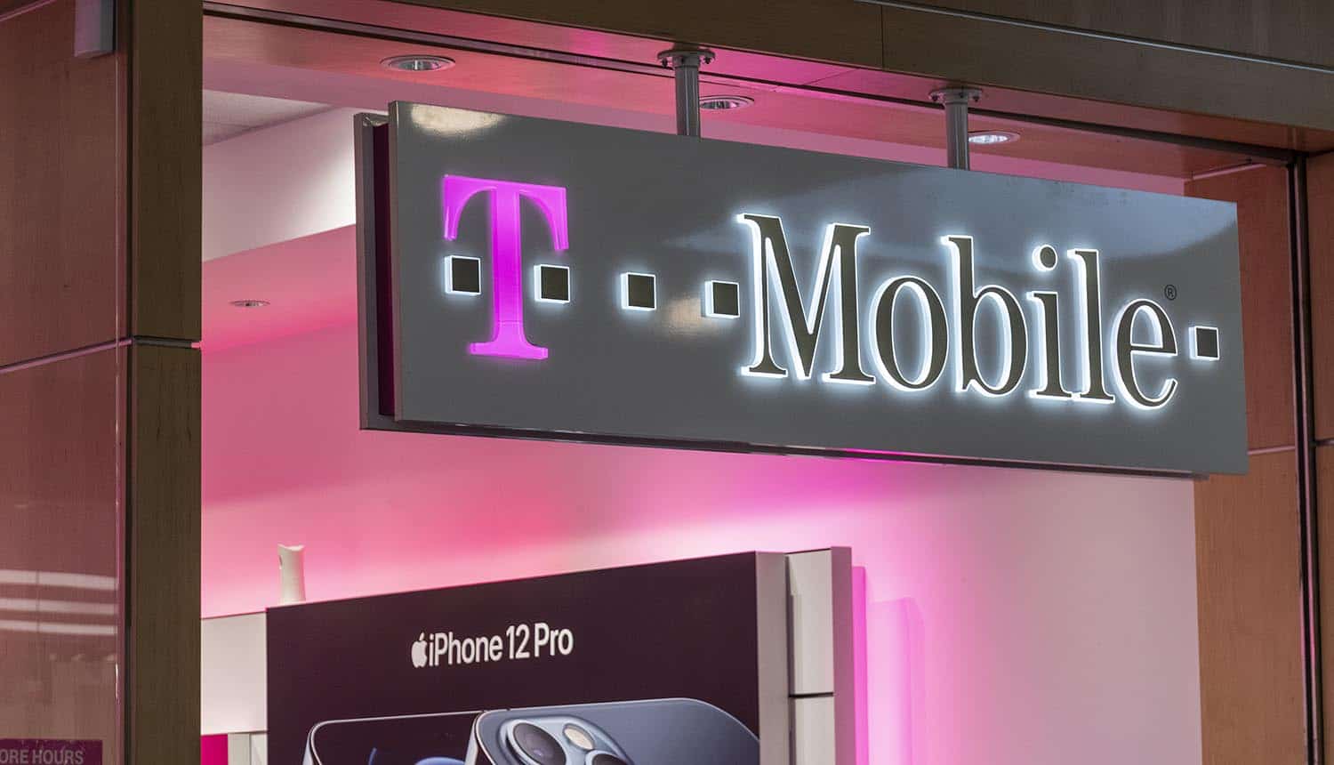 T-Mobile retail shop showing T-Mobile hack and stolen customer data